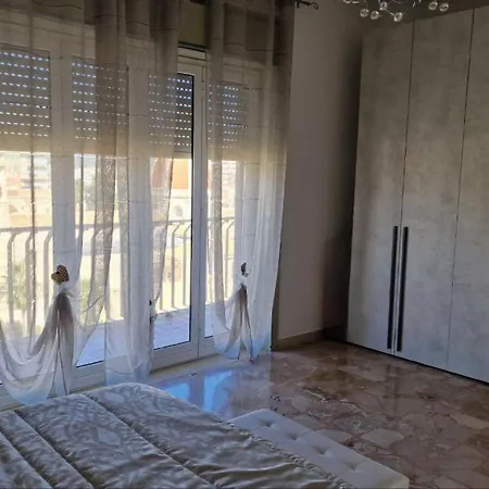 Da Domitilla In Centro Storico Con Panorama אבולה